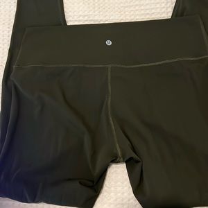 Lululemon Dark Green leggings size 14. Wunder Under
